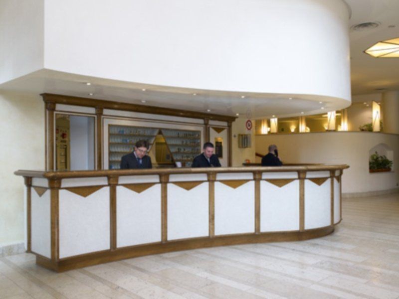 Hotel NH Genova Centro Esterno foto