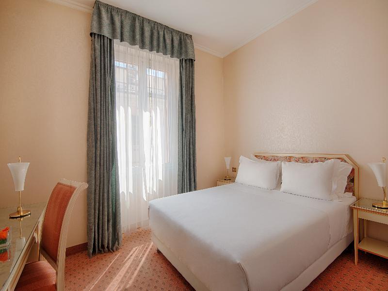 Hotel NH Genova Centro Esterno foto