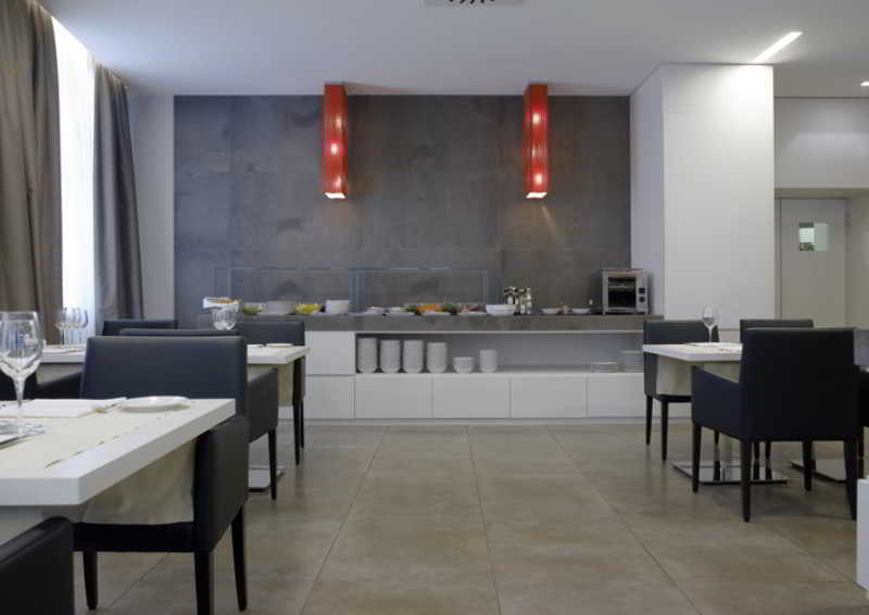 Hotel NH Genova Centro Esterno foto